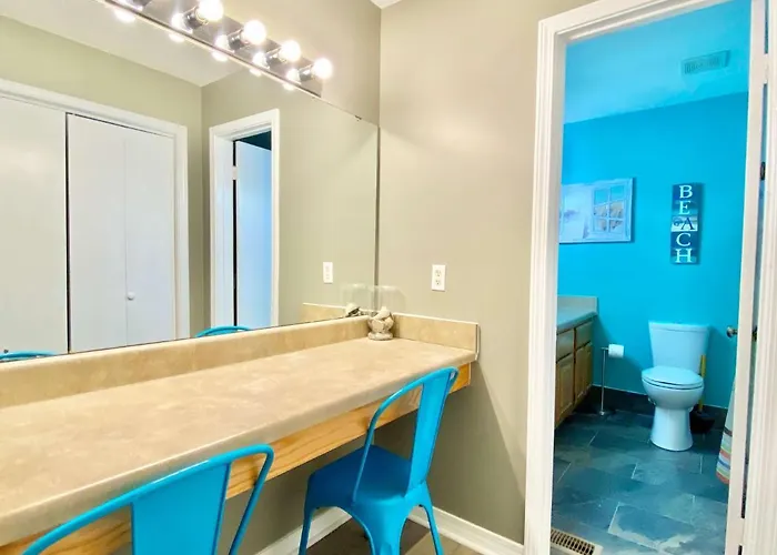 Sea Oats Beachfront Condo: Updated 3br With Pools And Pier Access *
