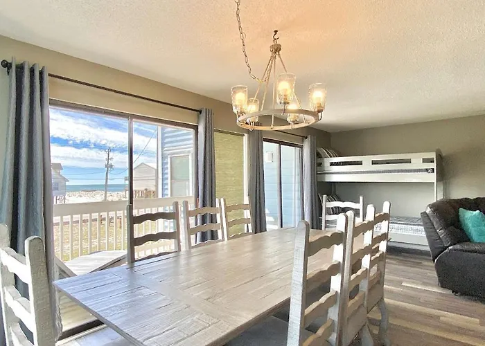 Sea Oats Beachfront Condo: Updated 3br With Pools And Pier Access *