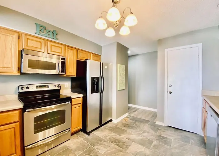 Holiday home Sea Oats Beachfront Condo: Updated 3br With Pools And Pier Access *
