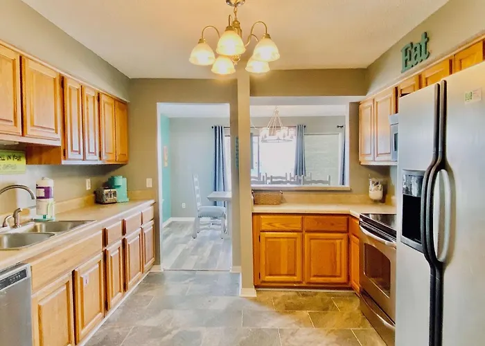 Holiday home Sea Oats Beachfront Condo: Updated 3br With Pools And Pier Access