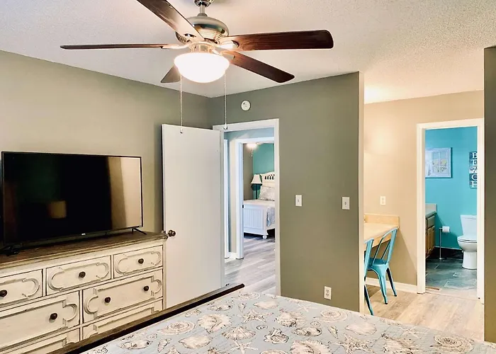 Sea Oats Beachfront Condo: Updated 3br With Pools And Pier Access Gulf Shores