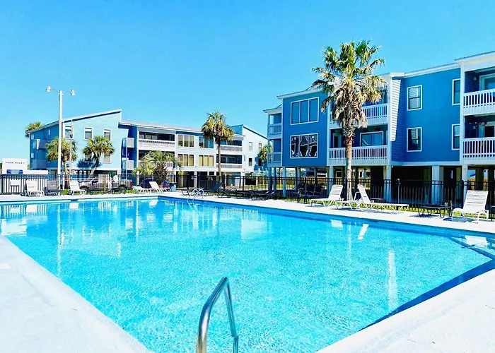 Holiday home Sea Oats Beachfront Condo: Updated 3br With Pools And Pier Access Gulf Shores